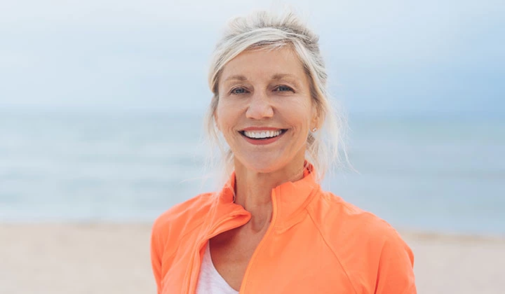 Magnesium für Gesundheit auch im Alter: Gesunde ältere Frau Magnesium für Gesundheit auch im Alter: Gesunde ältere Frau